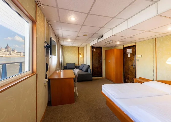 Botel Grand Jules - Boat Budapest
