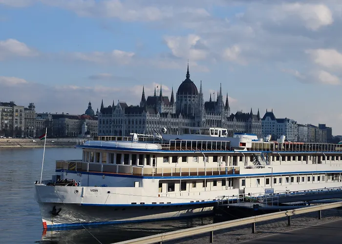 Grand Jules - Boat