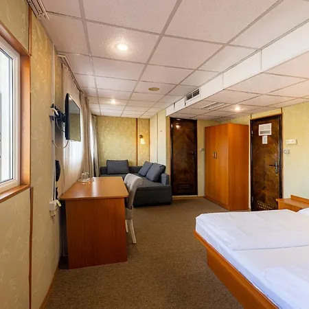 Botel Grand Jules - Boat Budapest
