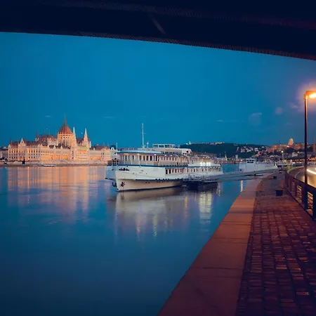 Grand Jules - Boat