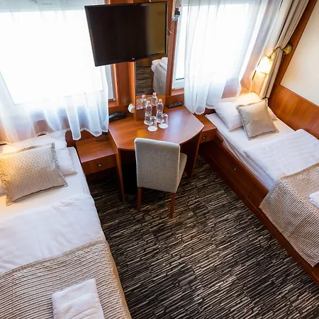 Botel Grand Jules - Boat Budapest