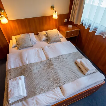 Grand Jules - Boat Budapest