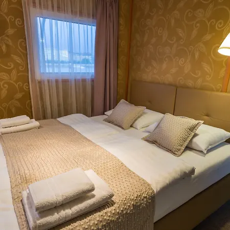 Botel Grand Jules - Boat 3*