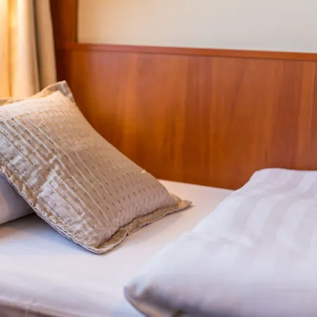 Grand Jules - Boat Botel 3*