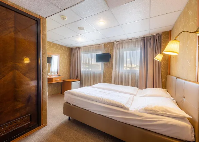 Grand Jules - Boat Botel