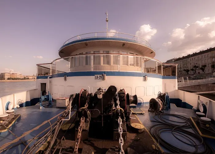 Grand Jules - Boat Botel 3*