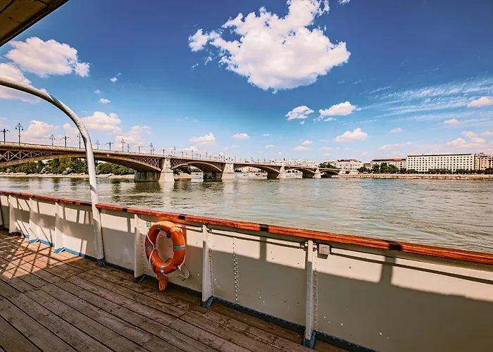 Grand Jules - Boat