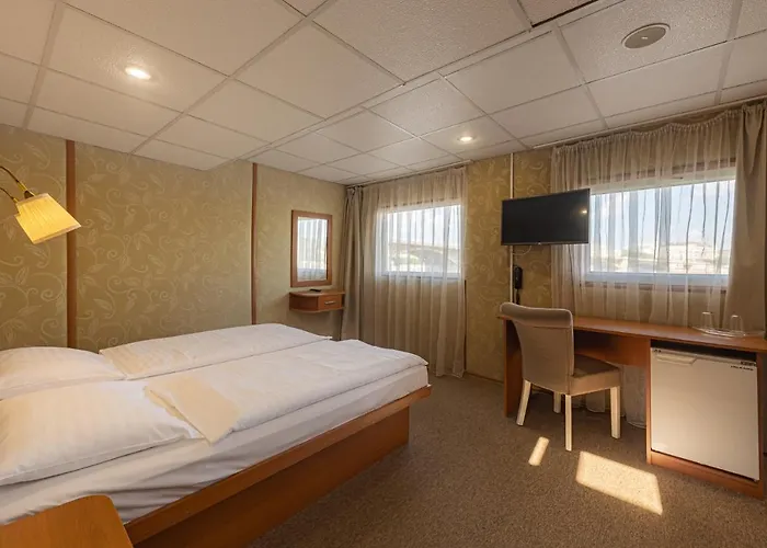 Grand Jules - Boat Botel Boedapest