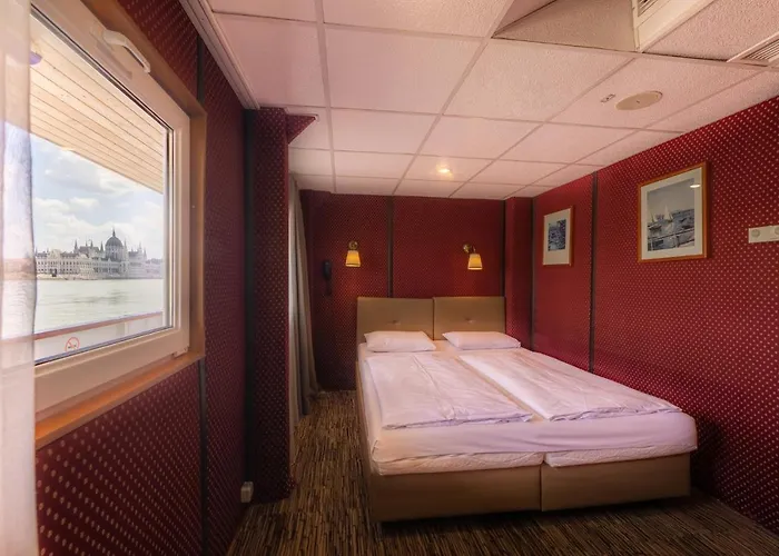 Botel Grand Jules - Boat Boedapest