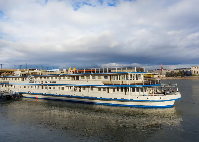 Grand Jules - Boat Botel Boedapest