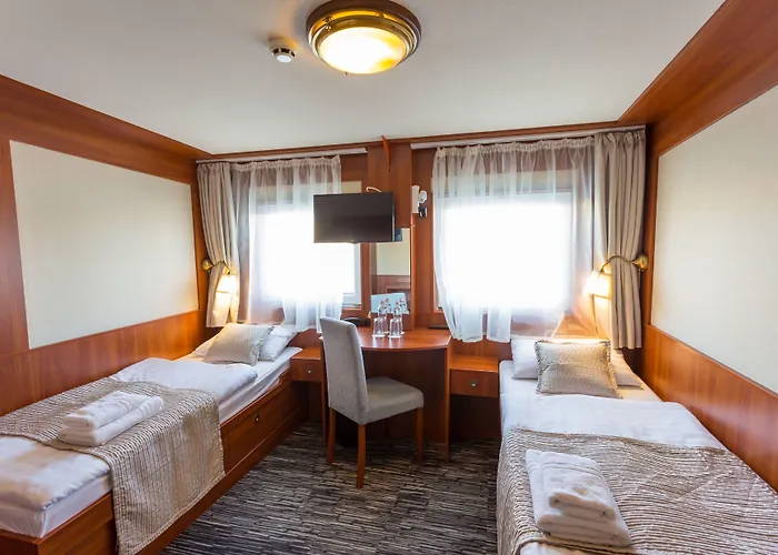 船上ホテル Grand Jules - Boat 3*