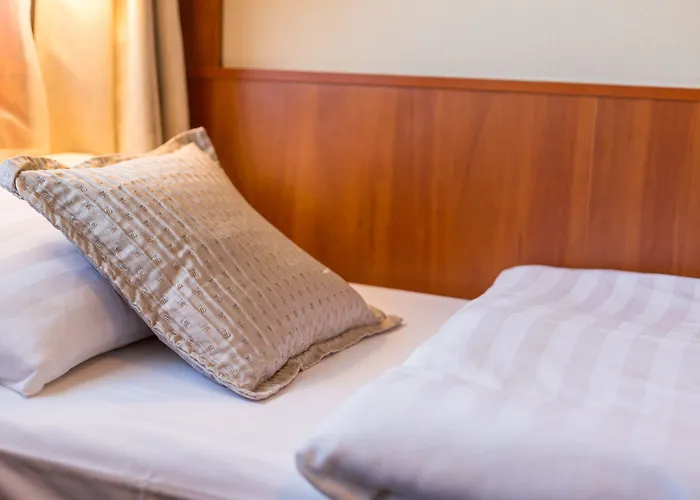 Grand Jules - Boat Botel 3*