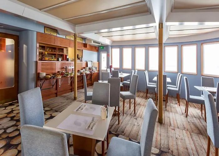 Grand Jules - Boat Botel