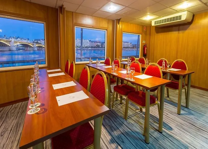 Grand Jules - Boat Botel Boedapest