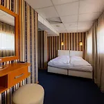 Grand Jules - Boat
