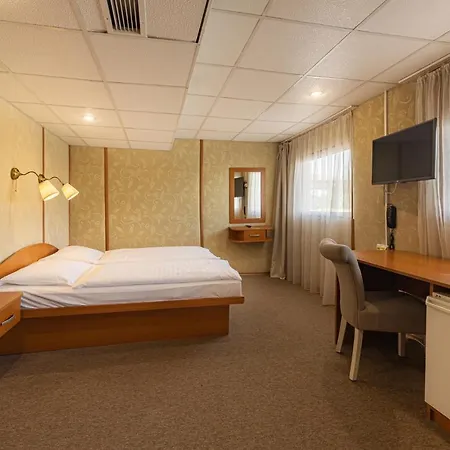 Hotel na wodzie Grand Jules - Boat Budapeszt
