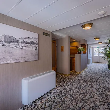 Hotel na wodzie Grand Jules - Boat Budapeszt